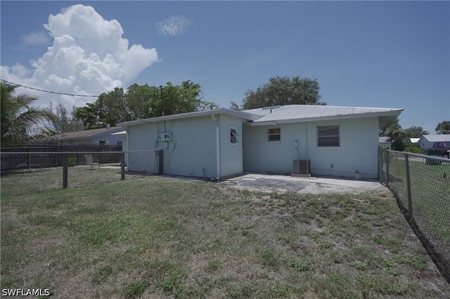 1193 S Alhambra CIR, Naples, FL 34103