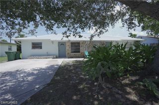 1193 S Alhambra CIR, Naples, FL 34103