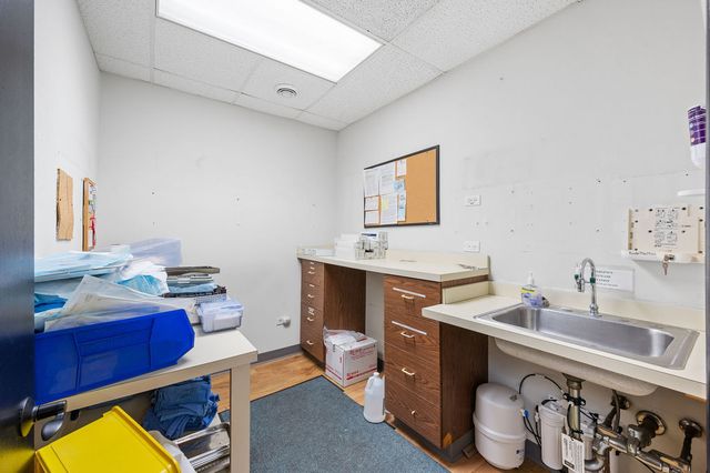 10547 S Ewing Avenue, Chicago, IL 60617