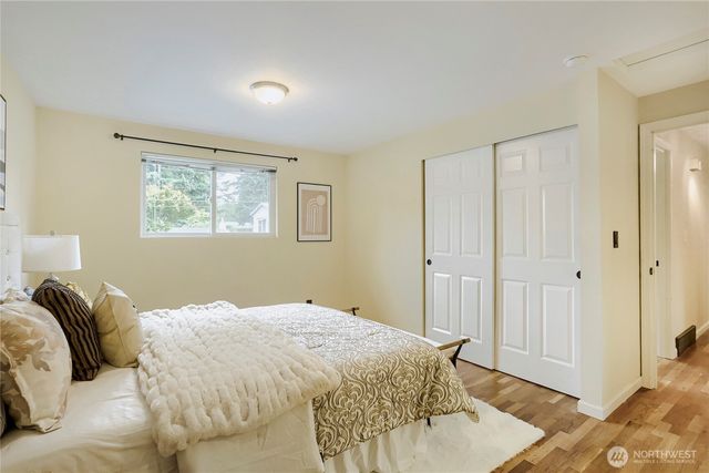 8451 NE 137th Street, Kirkland, WA 98034