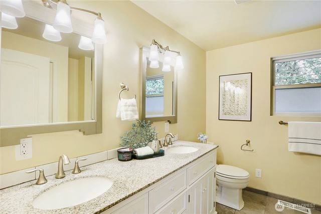 8451 NE 137th Street, Kirkland, WA 98034