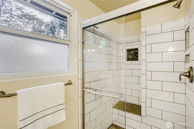 8451 NE 137th Street, Kirkland, WA 98034