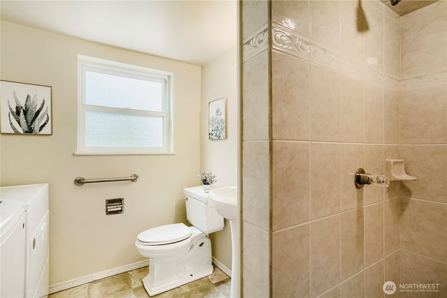 8451 NE 137th Street, Kirkland, WA 98034