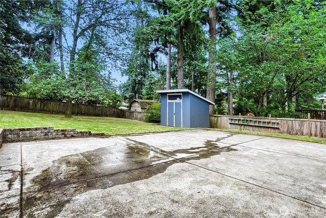 8451 NE 137th Street, Kirkland, WA 98034