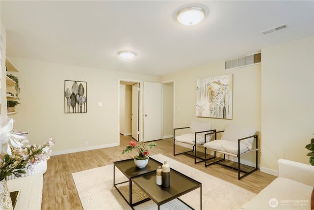 8451 NE 137th Street, Kirkland, WA 98034