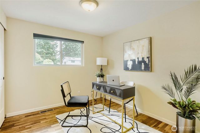 8451 NE 137th Street, Kirkland, WA 98034