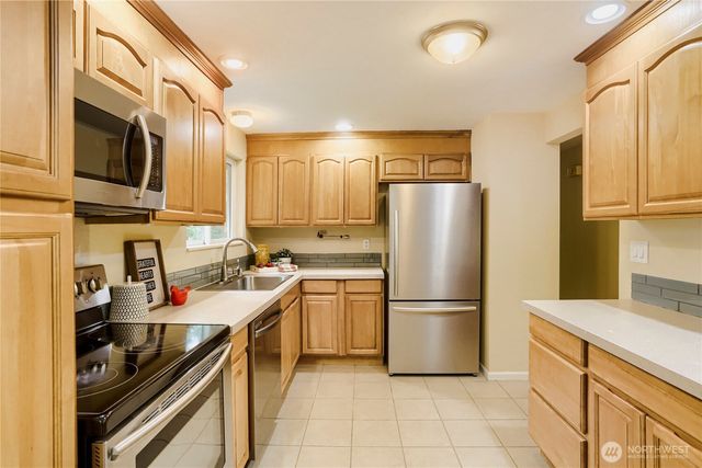 8451 NE 137th Street, Kirkland, WA 98034