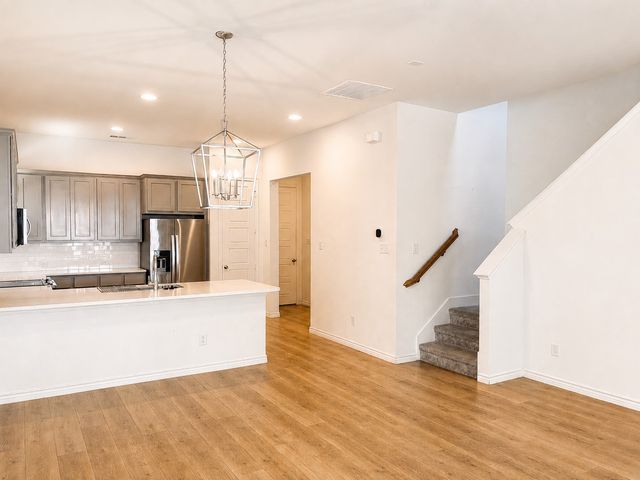 2825 Stanley Avenue, Fort Worth, TX 76110