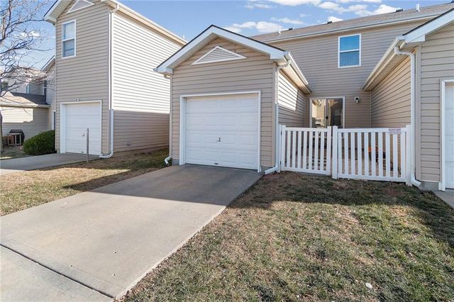 8154 N Oakley Avenue, Kansas City, MO 64119