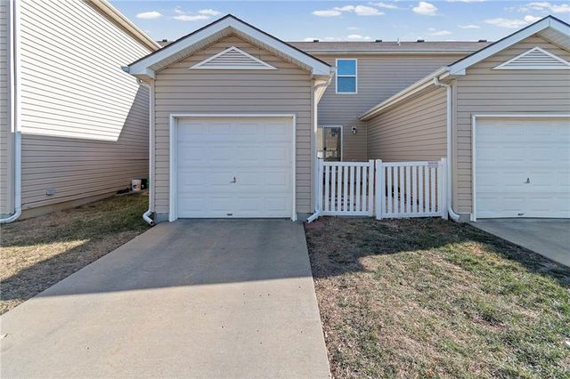 8154 N Oakley Avenue, Kansas City, MO 64119