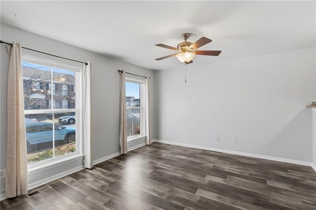 8154 N Oakley Avenue, Kansas City, MO 64119