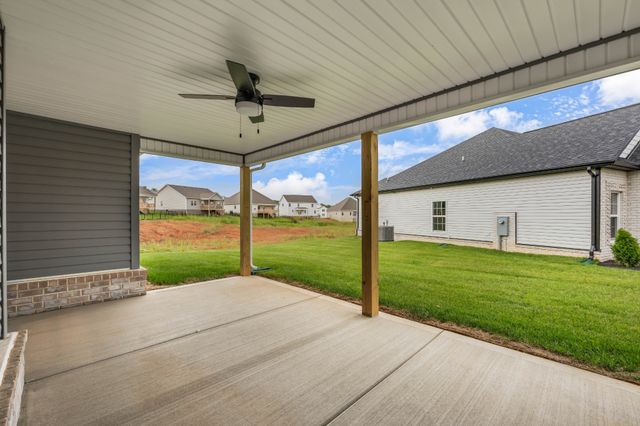 2700 Brewster Dr, Clarksville, TN 37042