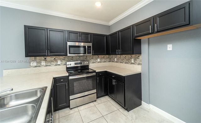 3136 SE 2nd Dr, Homestead, FL 33033