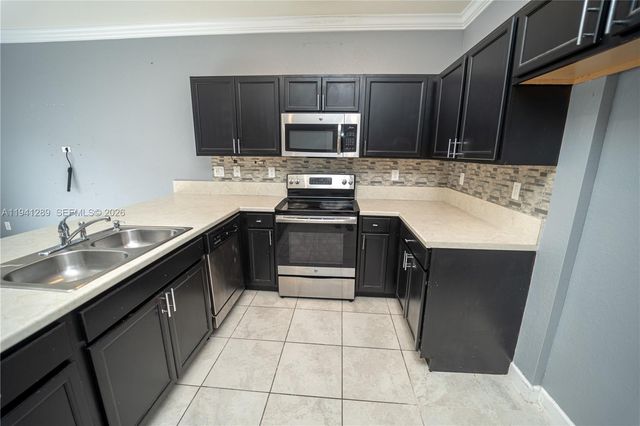 3136 SE 2nd Dr, Homestead, FL 33033