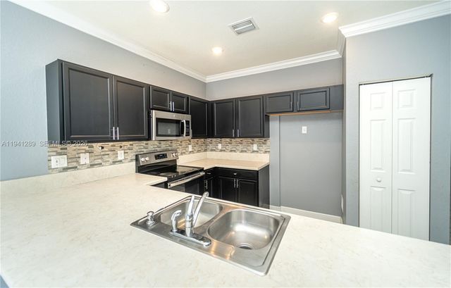 3136 SE 2nd Dr, Homestead, FL 33033