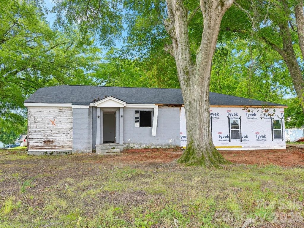 111 Churchill Drive, Kings Mountain, NC 28086