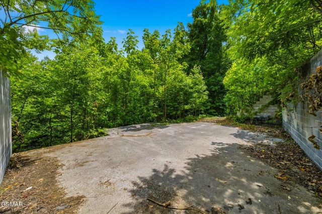 2405 Deep Spring Lane, Sevierville, TN 37862
