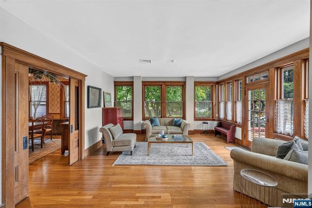 580 Wyckoff Avenue, Mahwah, NJ 07430