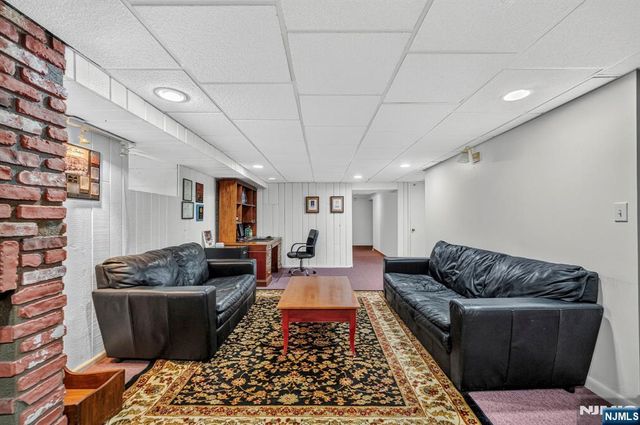 580 Wyckoff Avenue, Mahwah, NJ 07430