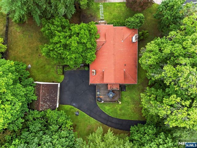 580 Wyckoff Avenue, Mahwah, NJ 07430