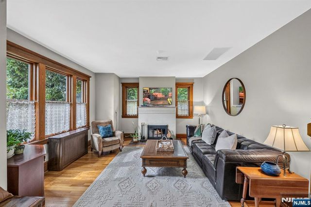 580 Wyckoff Avenue, Mahwah, NJ 07430