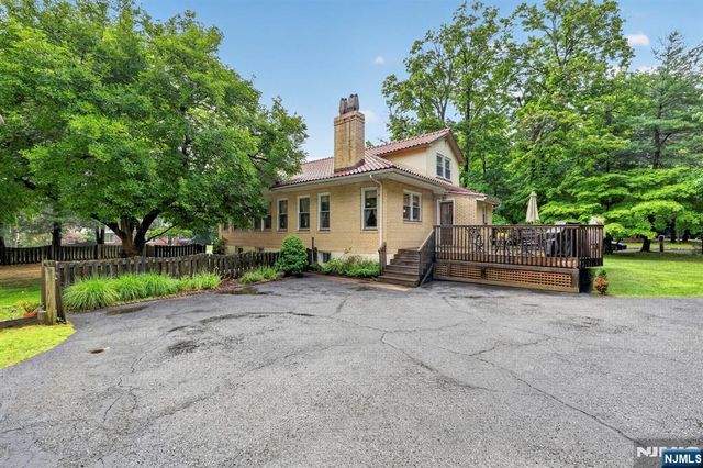 580 Wyckoff Avenue, Mahwah, NJ 07430