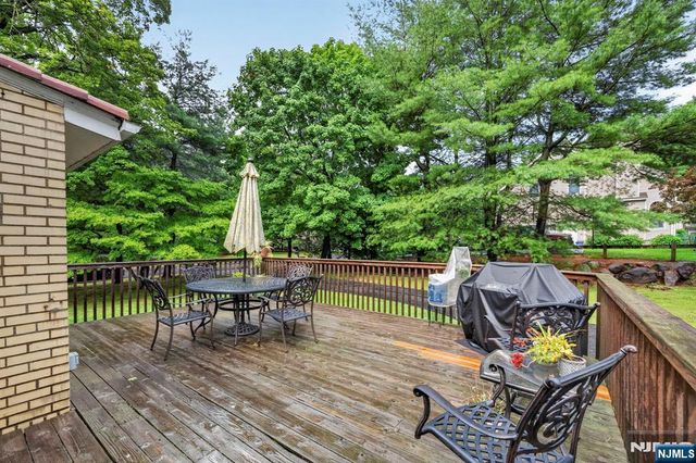 580 Wyckoff Avenue, Mahwah, NJ 07430