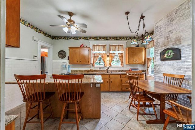 580 Wyckoff Avenue, Mahwah, NJ 07430