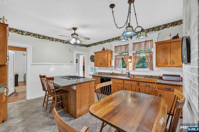 580 Wyckoff Avenue, Mahwah, NJ 07430