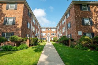 42 S Waiola Avenue 02, La Grange, IL 60525