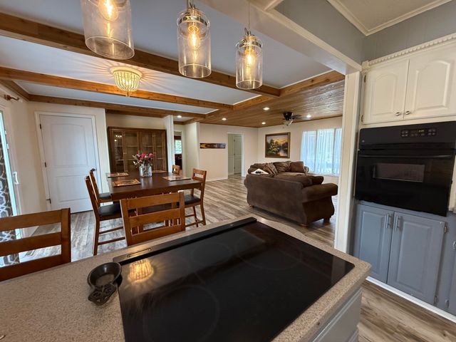 8954 Lawrence 2226, Monett, MO 65708