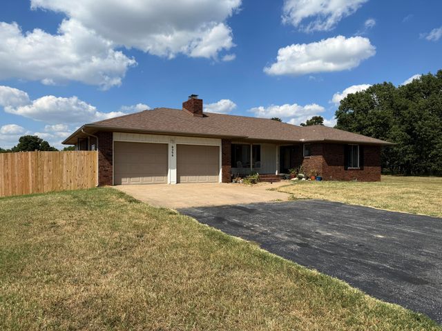 8954 Lawrence 2226, Monett, MO 65708