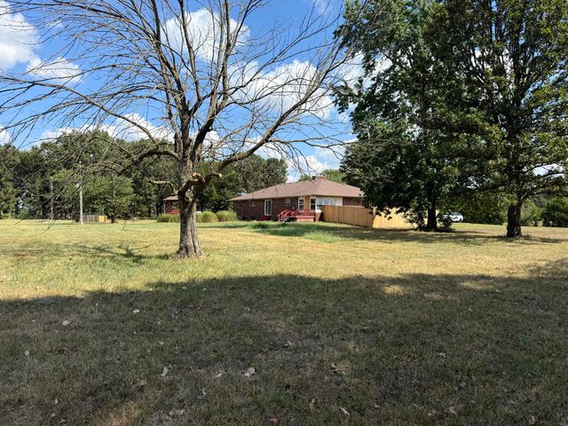 8954 Lawrence 2226, Monett, MO 65708