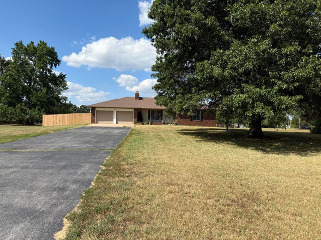 8954 Lawrence 2226, Monett, MO 65708