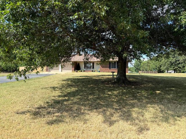 8954 Lawrence 2226, Monett, MO 65708