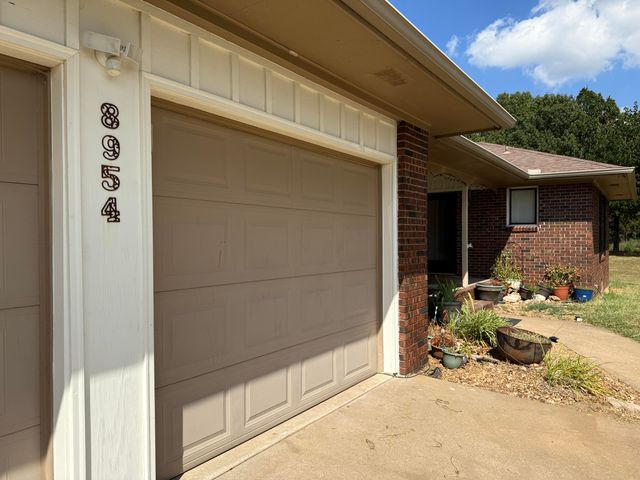 8954 Lawrence 2226, Monett, MO 65708