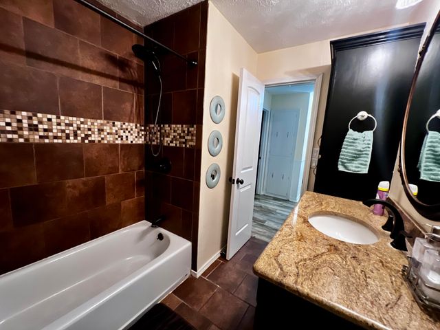 8954 Lawrence 2226, Monett, MO 65708