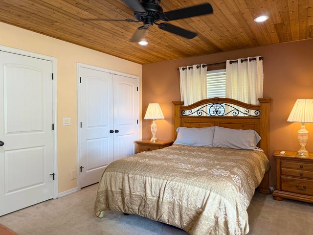 8954 Lawrence 2226, Monett, MO 65708