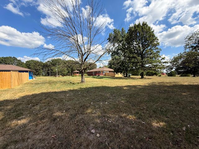 8954 Lawrence 2226, Monett, MO 65708