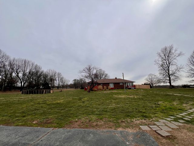 8954 Lawrence 2226, Monett, MO 65708