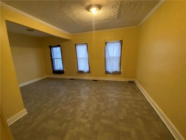 15 Oakman Street, Rochester, NY 14605