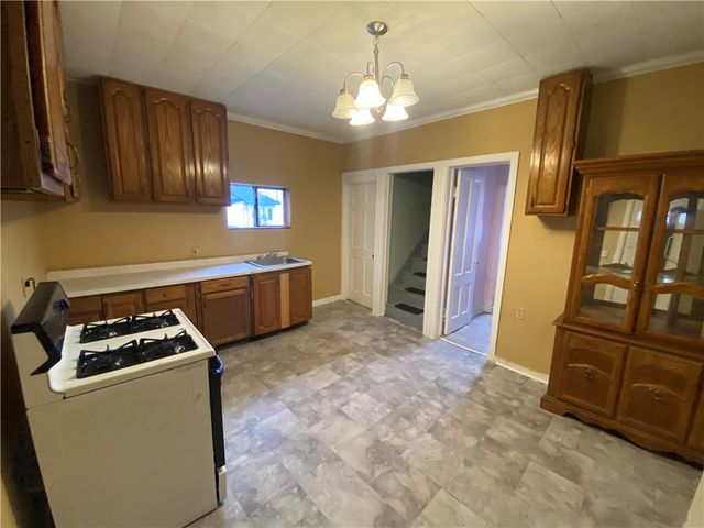 15 Oakman Street, Rochester, NY 14605