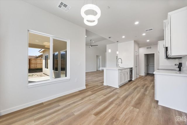 28241 Stallion Springs Drive, Tehachapi, CA 93561