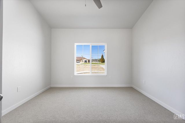 28241 Stallion Springs Drive, Tehachapi, CA 93561