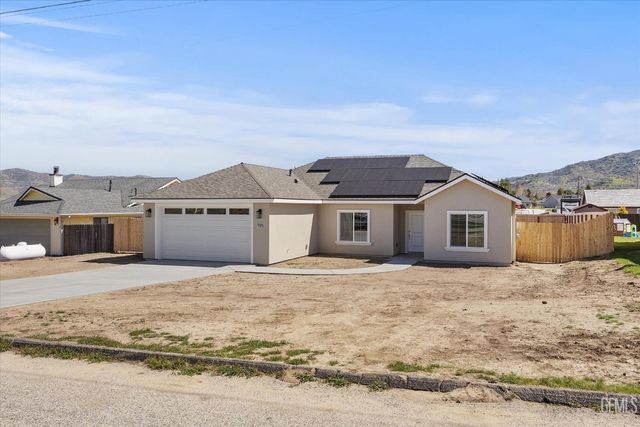 28241 Stallion Springs Drive, Tehachapi, CA 93561