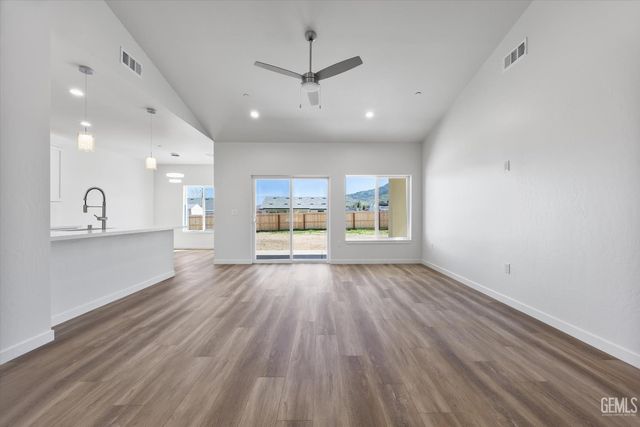 28241 Stallion Springs Drive, Tehachapi, CA 93561
