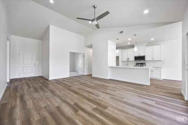 28241 Stallion Springs Drive, Tehachapi, CA 93561