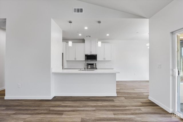 28241 Stallion Springs Drive, Tehachapi, CA 93561