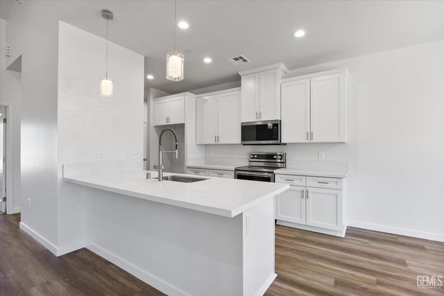 28241 Stallion Springs Drive, Tehachapi, CA 93561