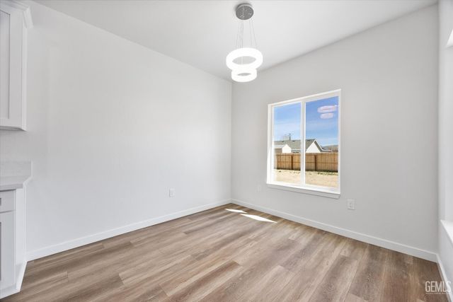 28241 Stallion Springs Drive, Tehachapi, CA 93561